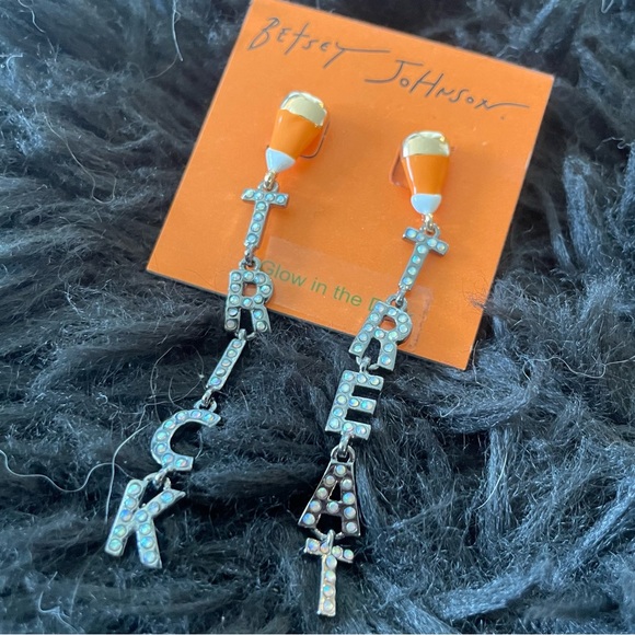 BETSEY JOHNSON Halloween GHOUL FRIENDS TRICK OR TREAT MISMATCH EARRINGS NWT - Picture 6 of 9